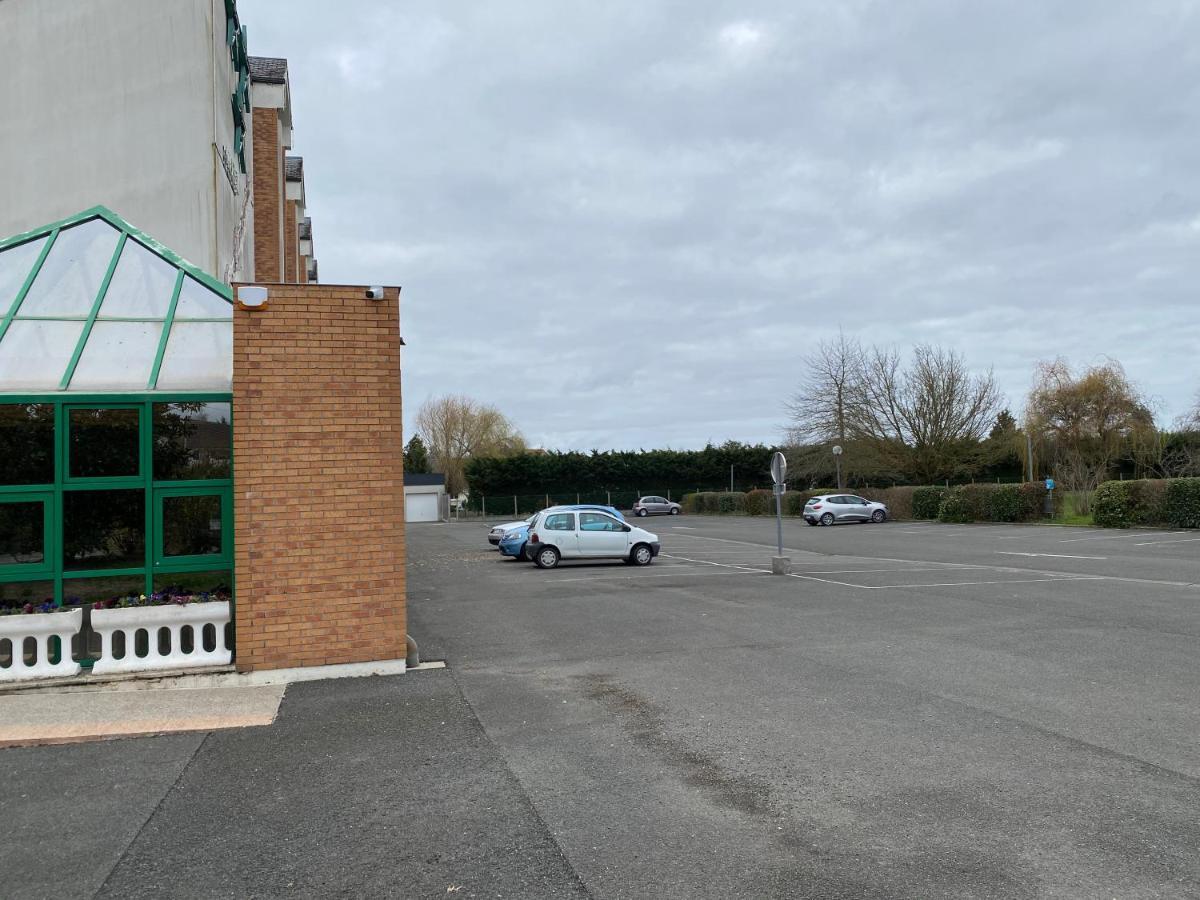 Hôtel la Pyramide Romorantin-Lanthenay Exterior foto